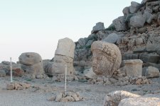 009 Nemrut Dagi - Eastern Terrace.jpg