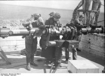 Bundesarchiv_Bild_101I-110-1699-21,_Nordeuropa,_Küstenbatterie,_Entfernungsmesser.jpg