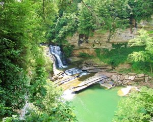 ..... Cummings Falls State Park ...........