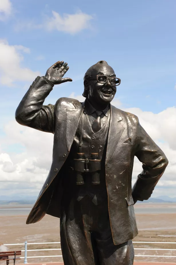 Eric-Morecambe-statue.png