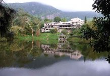 10 Hunas Falls Hotel.jpg