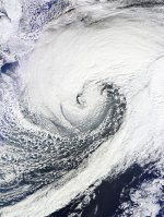 Extratropical_Cyclone_East_of_Japan_2013-01-15.jpg