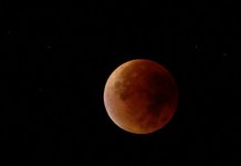 Mondfinsternis 2015 28Sept 02 crop Foto Res Derendinger.jpg