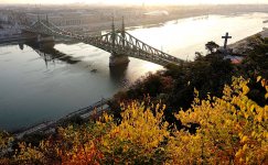 DSC01892 Dawn from Gellert Hill @ Budapest.jpg