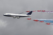 20190720 (127)_G-BYGC_Boeing_747-436_and_The_Red_Arrows.JPG