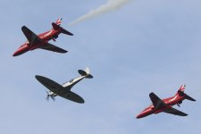 20191205 (15)_G-IRTY_Spitfire_IX_and_Red_Arrows.JPG